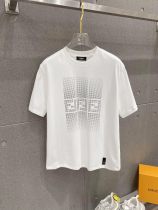 使い勝手良 2024 フェンディ 新作 半袖Tシャツ スーパーコピー