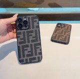 目を惹くカラー 2024 フェンディ 新作 iPhone ケース 全機種 販売 偽物