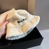 定番人気！2024 ミュウミュウ 新作 帽子 ハット 偽物