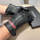 肌触り最高な 2024 プラダ 新作 手袋 メンズ スーパーコピー