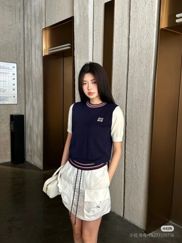 売上総額１位！2025 ミュウミュウ 新作 半袖Tシャツ コピー