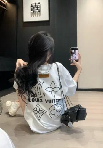 定番人気！2025 ルイヴィトン 新作 半袖Tシャツ コピー