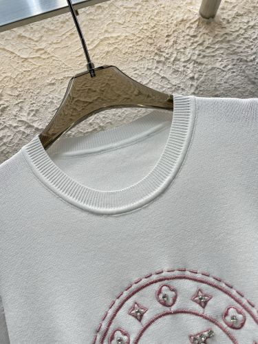 売上総額１位！2025 ルイヴィトン 新作 半袖Tシャツ 偽物 2色
