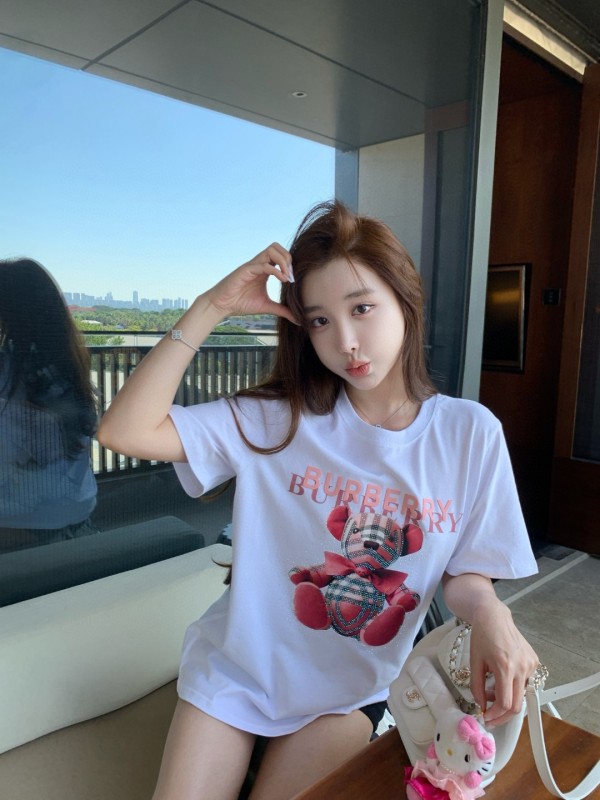 人気急上昇 2025 バーバリー 新作 半袖Tシャツ コピー