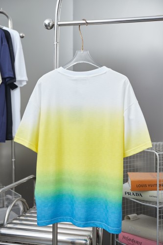 注目アイテム♡ 2025 ルイヴィトン 新作 半袖Tシャツ スーパーコピー