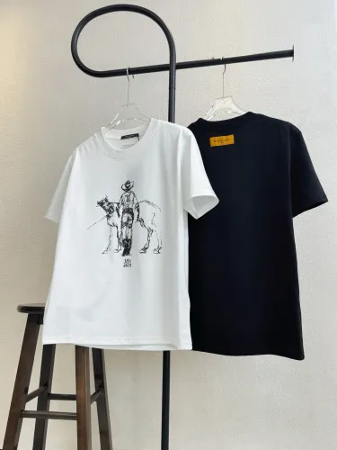 お洒落 2025 ルイヴィトン 新作 半袖Tシャツ コピー 2色