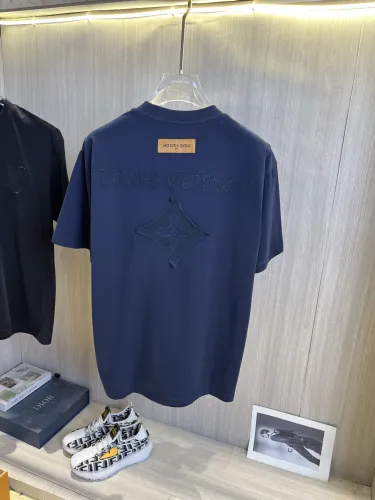一目惚れ♪ 2025 ルイヴィトン 新作 半袖Tシャツ 偽物 2色