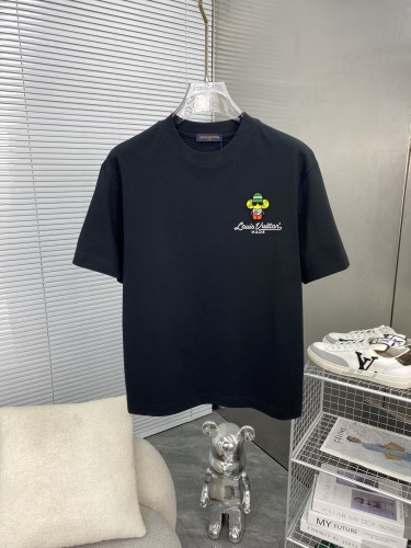 世界中で大人気♪ 2025 ルイヴィトン 新作 半袖Tシャツ コピー 2色