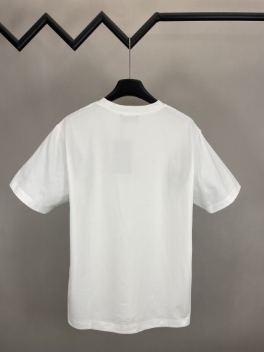 世界中で大人気♪ 2025 グッチ 新作 半袖Tシャツ コピー