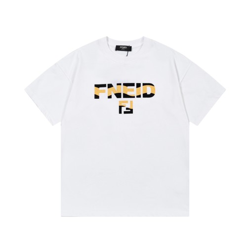 完売必至 2025 フェンディ 新作 半袖Tシャツ スーパーコピー
