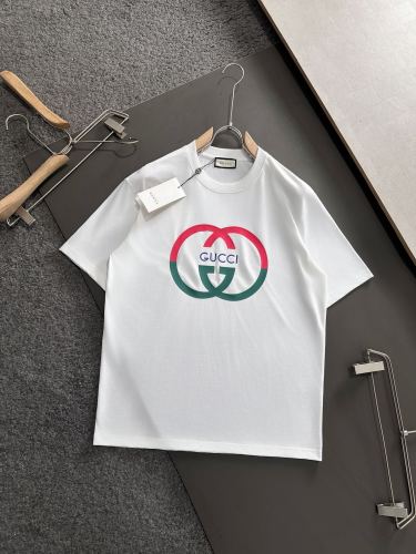 争奪戦 2025 グッチ 新作 半袖Tシャツ スーパーコピー