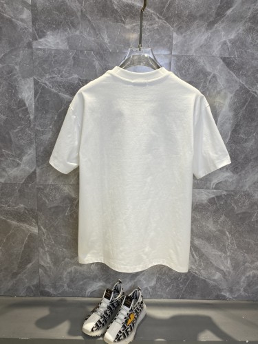 人気急上昇 2025 グッチ 新作 半袖Tシャツ スーパーコピー 2色