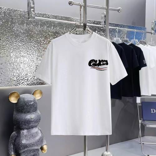 注目アイテム♡ 2025 グッチ 新作 半袖Tシャツ コピー