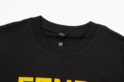 高品質 2025 フェンディ 新作 半袖Tシャツ コピー