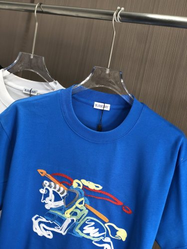完売前に！2025 バーバリー 新作 半袖Tシャツ 偽物