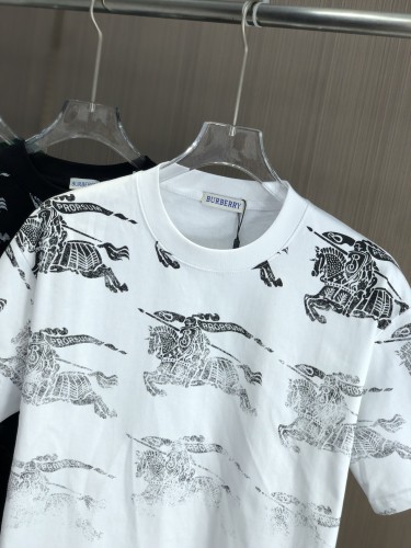 激安価格！2025 バーバリー 新作 半袖Tシャツ 偽物