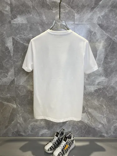 激安価格！2025 バーバリー 新作 半袖Tシャツ 偽物 2色