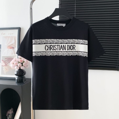 激安価格！2025 ディオール 新作 半袖Tシャツ 偽物