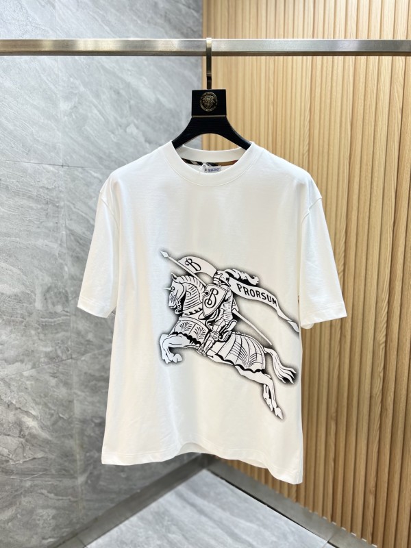 完売必至 ★ 2025 バーバリー 新作 半袖Tシャツ 偽物