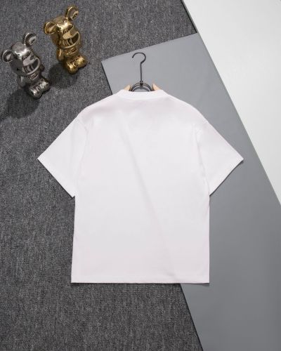激安価格！2025 ディオール 新作 半袖Tシャツ スーパーコピー