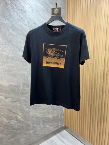 目を惹くカラー 2025 バーバリー 新作 半袖Tシャツ スーパーコピー