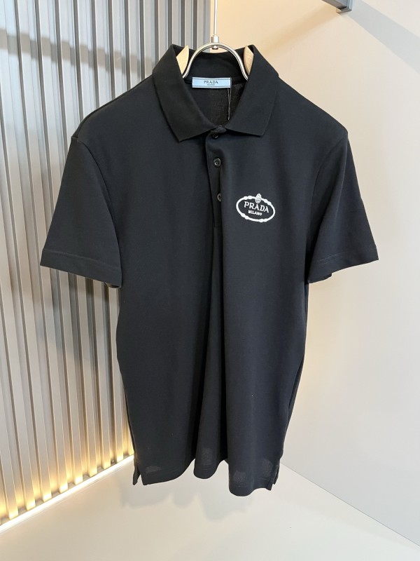 注目度抜群！ 2025 プラダ 新作 半袖Tシャツ コピー