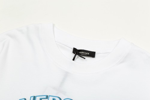 絶対欲しい！2025 ヴェルサーチェ 新作 半袖Tシャツ 偽物