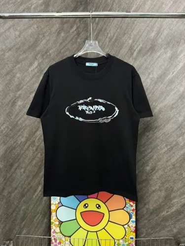 一目惚れ♪ 2025 プラダ 新作 半袖Tシャツ スーパーコピー 2色