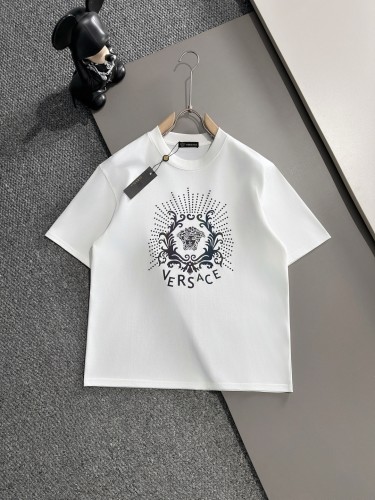 高品質 2025 ヴェルサーチェ 新作 半袖Tシャツ 偽物 2色
