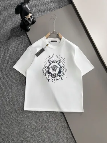 高品質 2025 ヴェルサーチェ 新作 半袖Tシャツ 偽物 2色