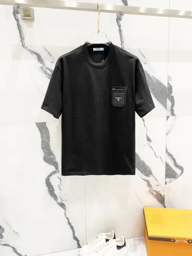 注目アイテム♡ 2025 プラダ 新作 半袖Tシャツ コピー