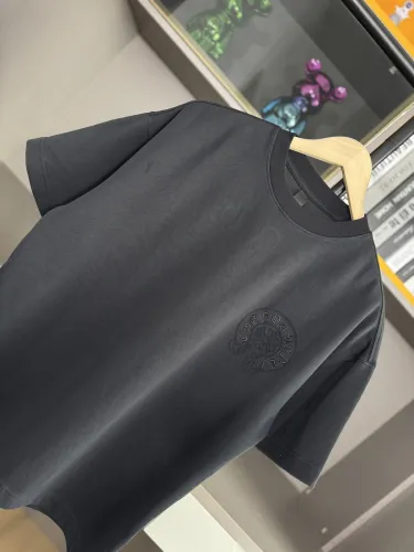 人気急上昇新作 2025 クロムハーツ 新作 半袖Tシャツ スーパーコピー