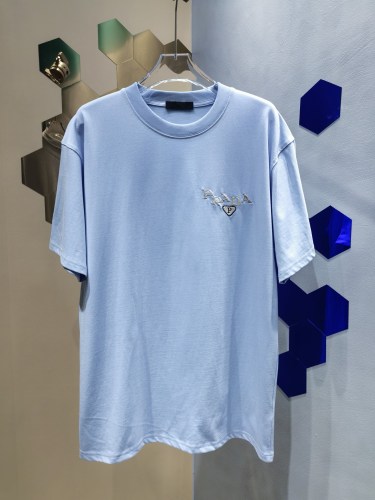 注目度抜群！2025 プラダ 新作 半袖Tシャツ 偽物