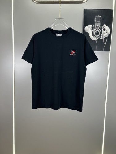 累積売上総額第１位！2025 ジバンシー 新作 半袖Tシャツ 偽物