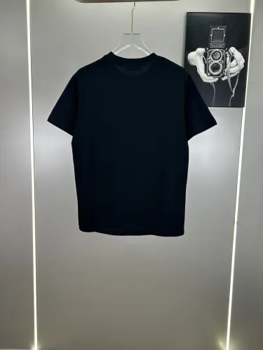 累積売上総額第１位！2025 ジバンシー 新作 半袖Tシャツ 偽物