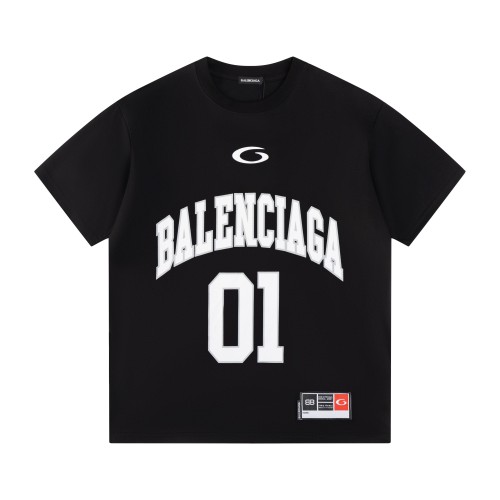【使い勝手抜群】2025 バレンシアガ 新作 半袖Tシャツ 偽物