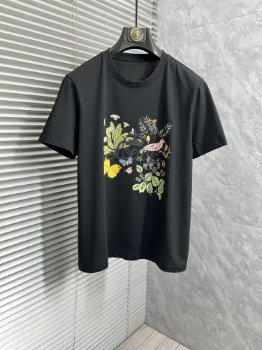 送料込 2025 ロエベ 新作 半袖Tシャツ 偽物 2色