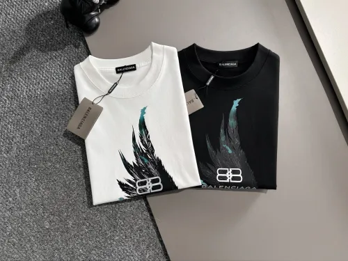 人気爆発☆ 2025 バレンシアガ 新作 半袖Tシャツ スーパーコピー 2色