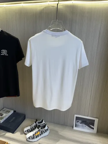 超希少！2025 シャネル 新作 半袖Tシャツ コピー 3色