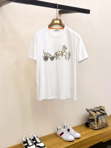 一目惚れ♪ 2025 エルメス 新作 半袖Tシャツ コピー