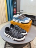 送料込 2026 ルイヴィトン 新作 スニーカー コピー