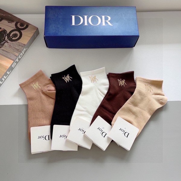 完売前に！2026 ディオール 新作 ソックス 偽物 5足セット