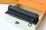 【限定カラー】ルイヴィトン メンズ 折り財布 偽物 M82556