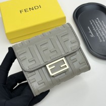 争奪戦 フェンディ 男女兼用 折り財布 コピー 8013