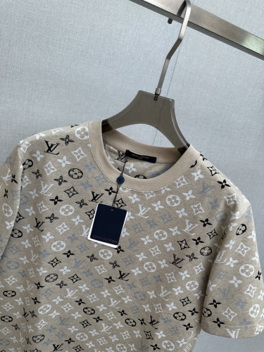 絶対欲しい！2026 ルイヴィトン 新作 半袖Tシャツ コピー