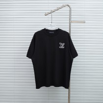 入手困難品！2026 ルイヴィトン 新作 半袖Tシャツ 偽物
