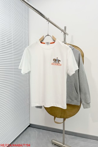 注目アイテム☆  2026 エルメス 新作 半袖Tシャツ 偽物