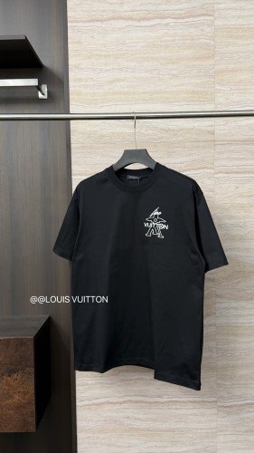 絶対欲しい！2026 ルイヴィトン 新作 半袖Tシャツ コピー