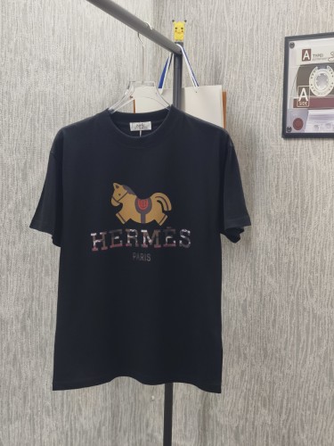 使い勝手良し 2026 エルメス 新作 半袖Tシャツ スーパーコピー