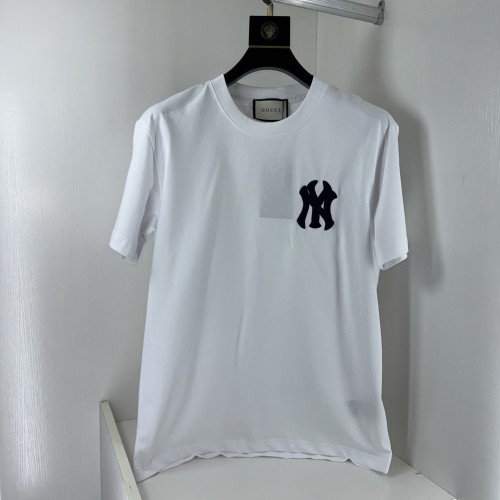 注目アイテム♡ 2026 グッチ 新作 半袖Tシャツ スーパーコピー